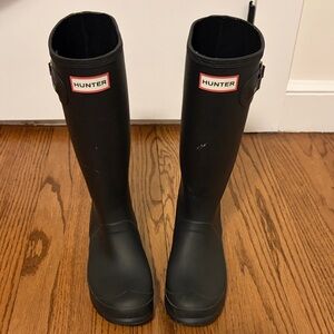 Hunter Classic Black Waterproof Rain Boots - Size 6!